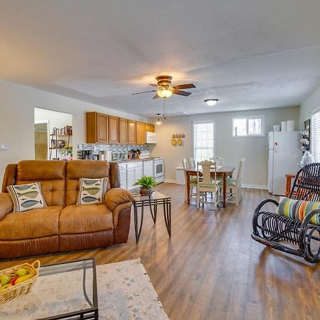 Homey Luray Cabin With Fire Pit And Deck! エクステリア 写真