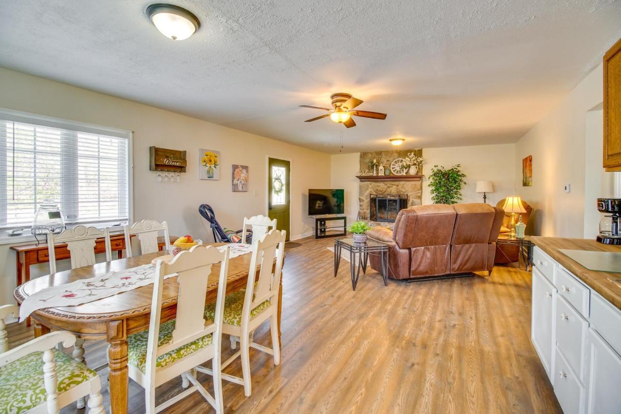 Homey Luray Cabin With Fire Pit And Deck! エクステリア 写真