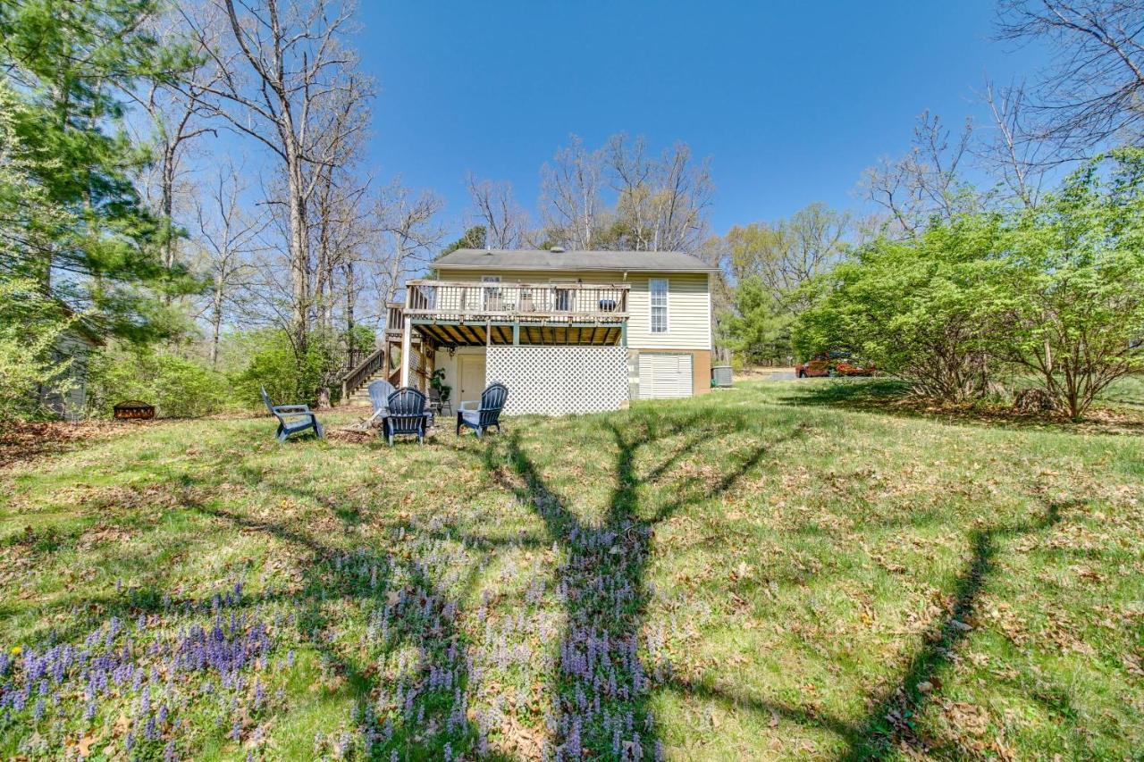 Homey Luray Cabin With Fire Pit And Deck! エクステリア 写真